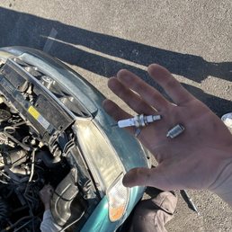 Broken spark plug Broken spark plug