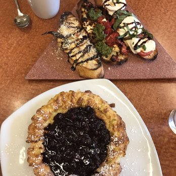 Slate Street Cafe - Bruchettas and Dutch Oven Pancake for our vegetarian breakfast - New American Near Me - Albuquerque, New Mexico Slate Street Cafe - Bruchettas and Dutch Oven Pancake for our vegetarian breakfast - New American Near Me - Albuquerque, New Mexico
