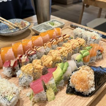 Mrs Momo Sushi - Pan Asian Near Me - Warwick, Rhode Island