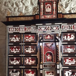 Troplong Mondot - Wonderful Flemish antique in dining room.