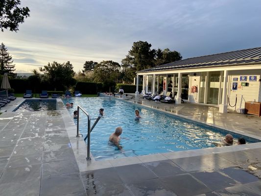 Hilton Lake Taupo by null