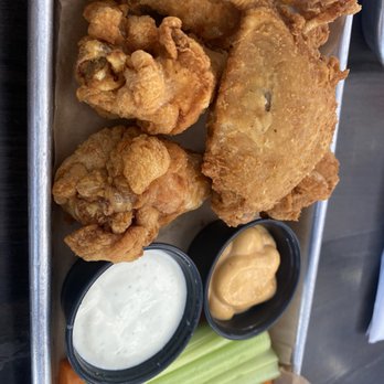 Burger Bench - Chicken wings - American Near Me - Escondido, California Burger Bench - Chicken wings - American Near Me - Escondido, California