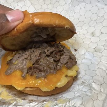 After Bite Como - The beef and Mac sandwich. This is amazing if you add the house berry bbq - Fast Food Near Me - Columbia, Missouri