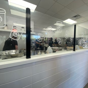 Crumbl - Schaumburg - Inside - Desserts Near Me - Schaumburg, Illinois