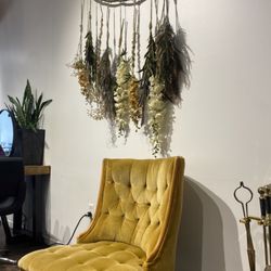 Adeva Salon - One of the waiting areas... so cute.