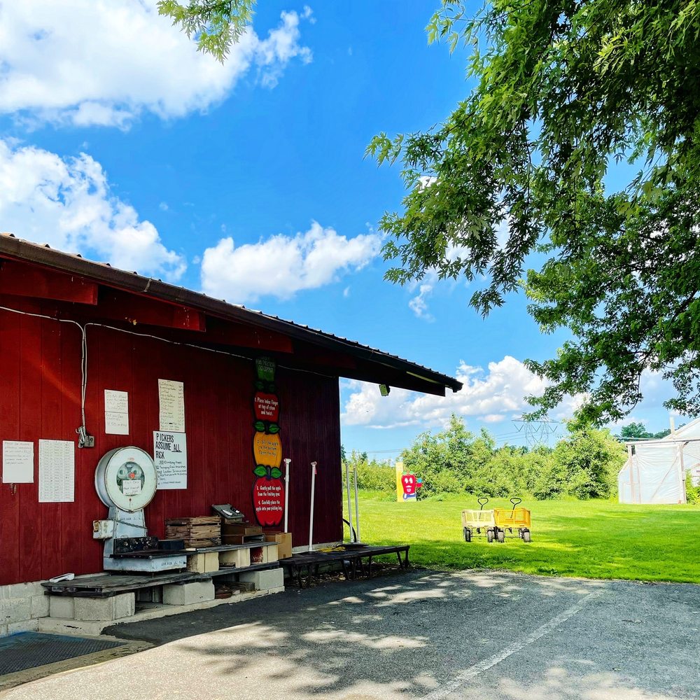Gulick's Orchard - a red building with a red roof - Local Flavor Near Me - Bangor, Pennsylvania Gulick's Orchard - a red building with a red roof - Local Flavor Near Me - Bangor, Pennsylvania
