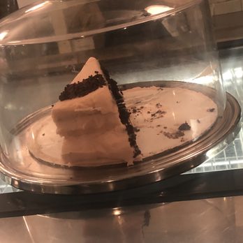 Magnolia Bakery - Cake inside the store - Bakeries Near Me - Chicago, Illinois Magnolia Bakery - Cake inside the store - Bakeries Near Me - Chicago, Illinois