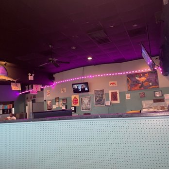 LA Crawfish Shack - The inside, from my table - Cajun/Creole Near Me - Houston, Texas