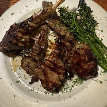 Side Door Cafe - Curry lamb chops Fire Roasted Rack of Lamb - New American Near Me - Gleneden Beach, Oregon
