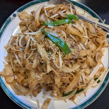 Alice's Kitchen - Beef Pad See Ew - Cantonese Near Me - Monterey Park, California