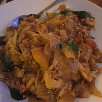 AROI Thai - Drunken Noodles - Thai Near Me - La Jolla, California