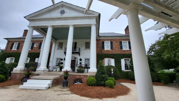 Boone Hall Plantation & Gardens by null