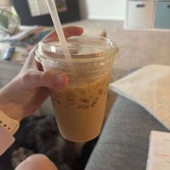 Houndstooth Coffee - Walnut Hill - Iced Lavender Latte - Coffee & Tea Near Me - Dallas, Texas Houndstooth Coffee - Walnut Hill - Iced Lavender Latte - Coffee & Tea Near Me - Dallas, Texas