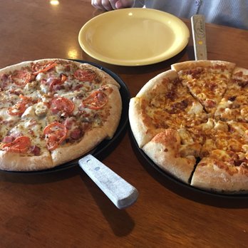 Merlins Pizza - Pizza Near Me - Destin, Florida