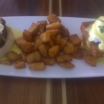Spoke & Steele - Pork Belly Benedict - Poached egg, citrus hollandaise & hash browns - American Near Me - Indianapolis, Indiana Spoke & Steele - Pork Belly Benedict - Poached egg, citrus hollandaise & hash browns - American Near Me - Indianapolis, Indiana