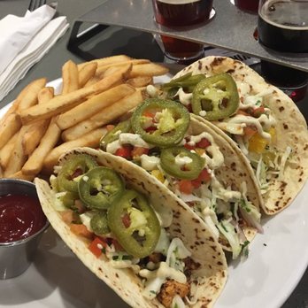 10 Barrel Brewing - East Side Bend - Loved the beer selection and the salmon tacos. The atmosphere for very relaxed and fun. Great place to hang out with friends. - Breweries Near Me - Bend, Oregon