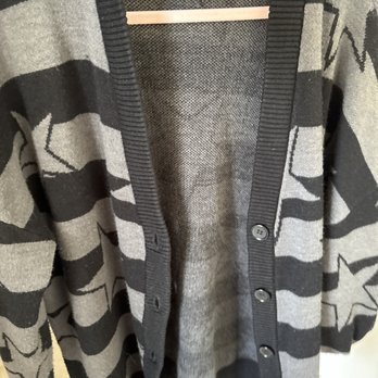 Plato's Closet - My new fave sweatshirt!! - Used, Vintage & Consignment Near Me - Honolulu, Hawaii