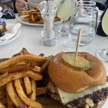 Duc de Lorraine - Smash burger - French Near Me - Montreal, Quebec Duc de Lorraine - Smash burger - French Near Me - Montreal, Quebec