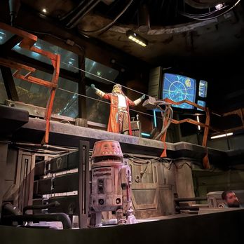 Millennium Falcon: Smugglers Run - Instructions on the way to Smugglers Run. - Amusement Parks Near Me - Anaheim, California