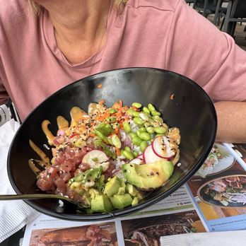 3 Brasseurs - Poke bowl - Pubs Near Me - Montreal, Quebec
