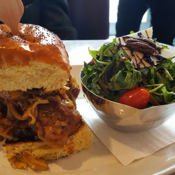 Deville Dinerbar - Buttermilk poutine chicken sandwich - Diners Near Me - Montreal, Quebec Deville Dinerbar - Buttermilk poutine chicken sandwich - Diners Near Me - Montreal, Quebec