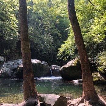 Midnight Hole Falls - The perfect swimming hole - Lakes Near Me - Gatlinburg, Tennessee Midnight Hole Falls - The perfect swimming hole - Lakes Near Me - Gatlinburg, Tennessee