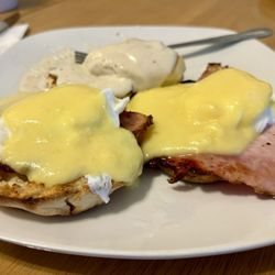 Blessing's Cafe - Eggs Benedict with biscuit and gravy side