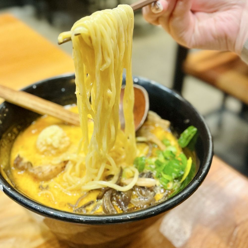 KINTON RAMEN UNION - Spicy garlic pork ramen - Ramen Near Me - Montreal, Quebec KINTON RAMEN UNION - Spicy garlic pork ramen - Ramen Near Me - Montreal, Quebec