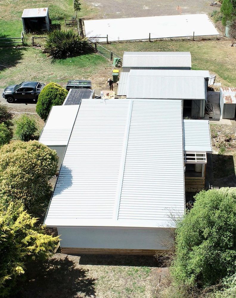 Slide of Castlemont Roofing