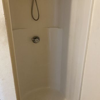 Fresh Breeze Cleaning Services - After bathroom cleaning - Home Cleaning Near Me Fresh Breeze Cleaning Services - After bathroom cleaning - Home Cleaning Near Me