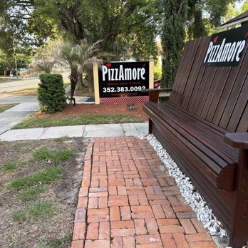 PizzAmore' - Pizza Near Me - Mount Dora, Florida