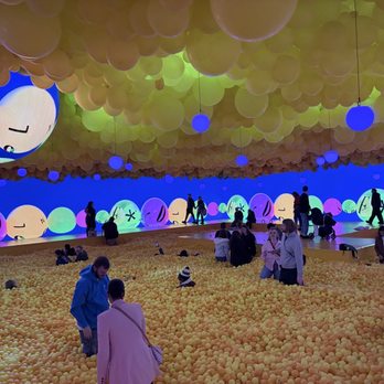 Balloon Museum - Ball pit room - Art Museums Near Me - Chicago, Illinois