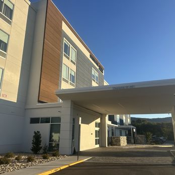 SpringHill Suites by Marriott Roanoke North - Springhill Suites.  Roanoke VA - Hotels Near Me - Roanoke, Virginia