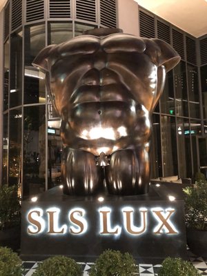 SLS LUX Brickell by null