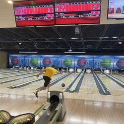 Great Escape Pleasant Hill - Really great place to bowl!