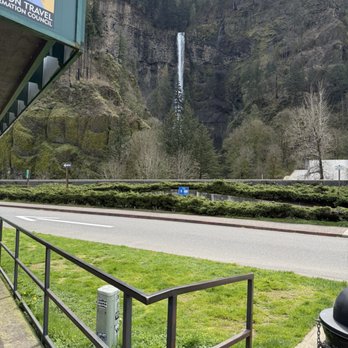 Multnomah Falls - Falls from the parking area - Hiking Near Me - Bridal Veil, Oregon