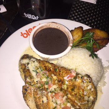 Blend - Chicken with rice & yellow plantain so good especially that sauce they put over the chicken to make it nice & juicy - Latin American Near Me - Long Island City, New York