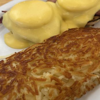 Red Kettle - Eggs Benedict - Breakfast & Brunch Near Me - Idyllwild, California