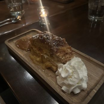 Bonne Vie Cafe & Bistro - Apple tarte - French Near Me - Washington, DC, District of Columbia