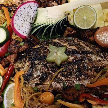 Pinoy Grill - Seafood boodle feast - Filipino Near Me - Arlington Heights, Illinois