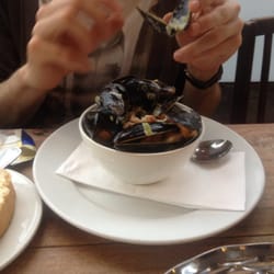 The Reliance - A pretty generous portion of mussels for a starter