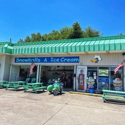 Duckys Snowballs And Ice Cream