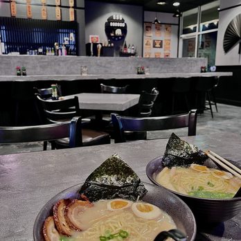 Full Moon Izakaya - Tonkotsu and tori ramen - Sushi Bars Near Me - Phoenix, Arizona