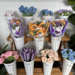 Cake Bar - The Cafe - - Crochet flowers for sale