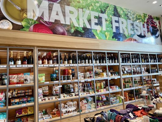 Moisant Market by null