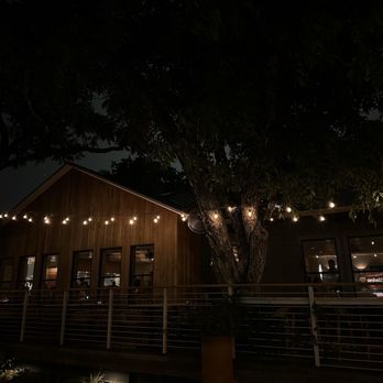 Este - outside - Seafood Near Me - Austin, Texas Este - outside - Seafood Near Me - Austin, Texas