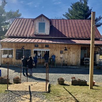 Wheatland Spring Farm + Brewery - Bar area - Breweries Near Me - Waterford, Virginia