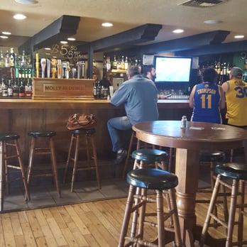 Bloom's Irish Pub - Quiet and great! Numerous tvs - Irish Pub Near Me - San Clemente, California