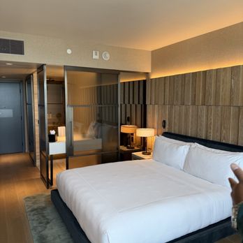 Conrad Los Angeles - Very Clean and comfy stunning room - Hotels Near Me - Los Angeles, California