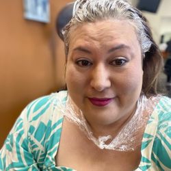 Thanh Salon - No cape, just protective plastic wrap ;)